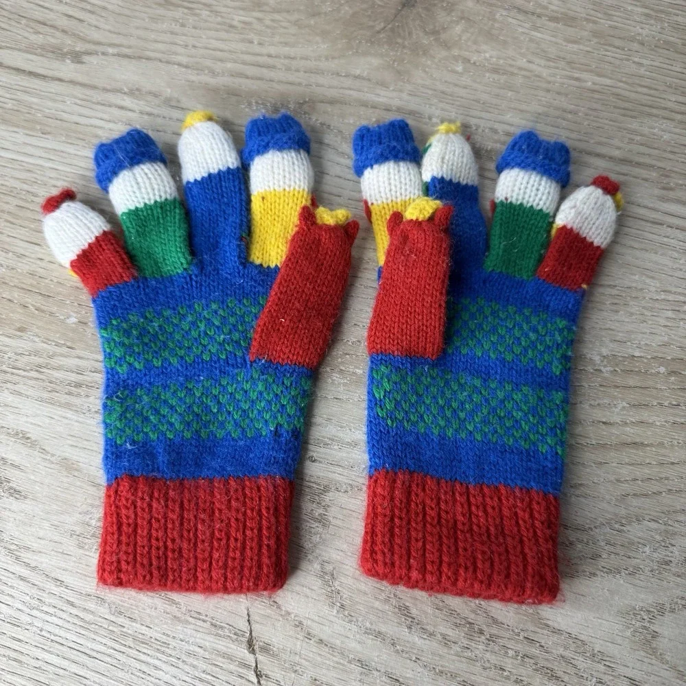 Just Friends Finger Puppet 